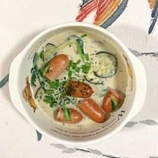 茄子、ウインナー、チンゲン菜の豆乳スープ